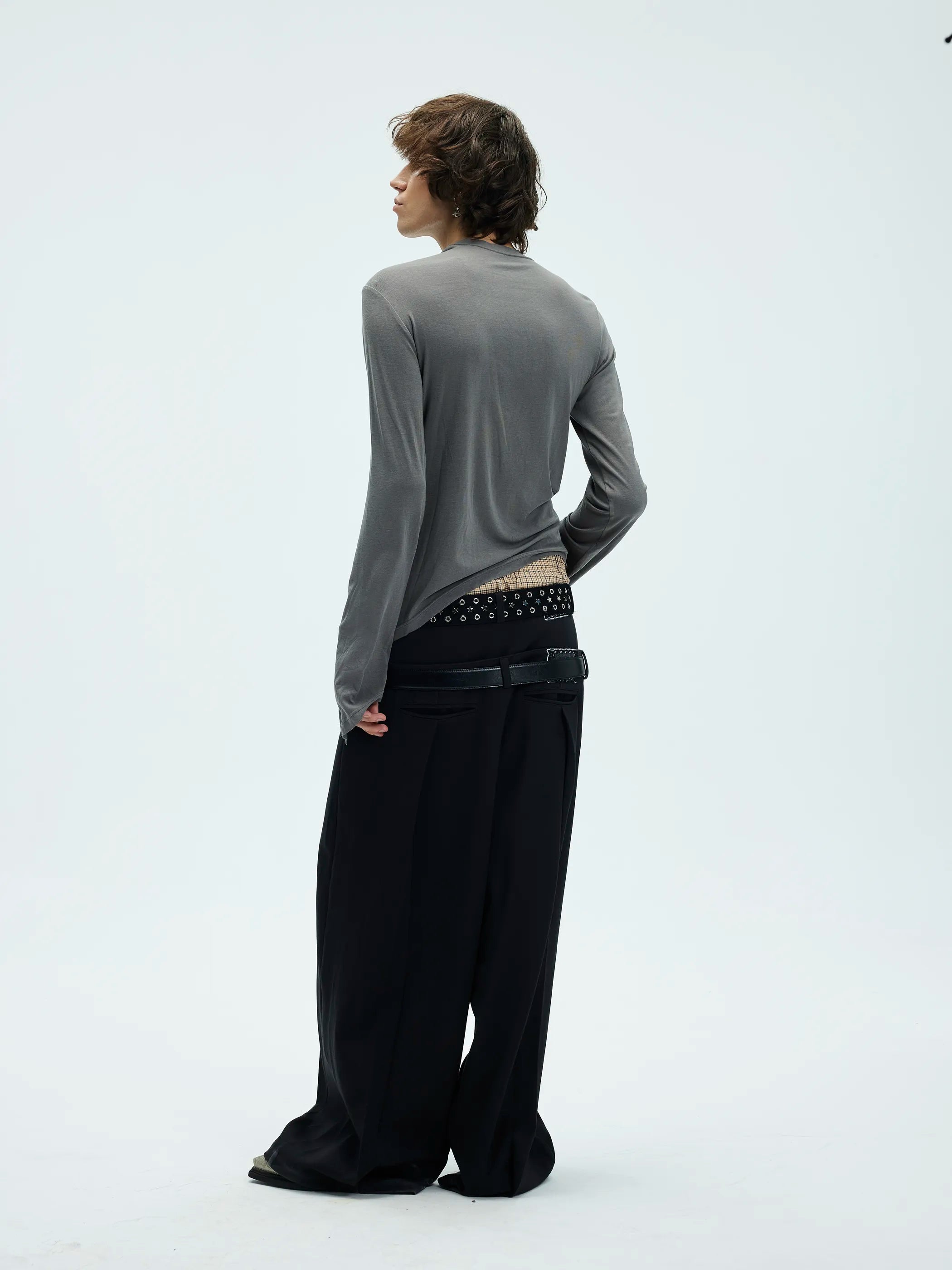 Model shot of Dual-Waist Baggy Drape Suit Trousers 9