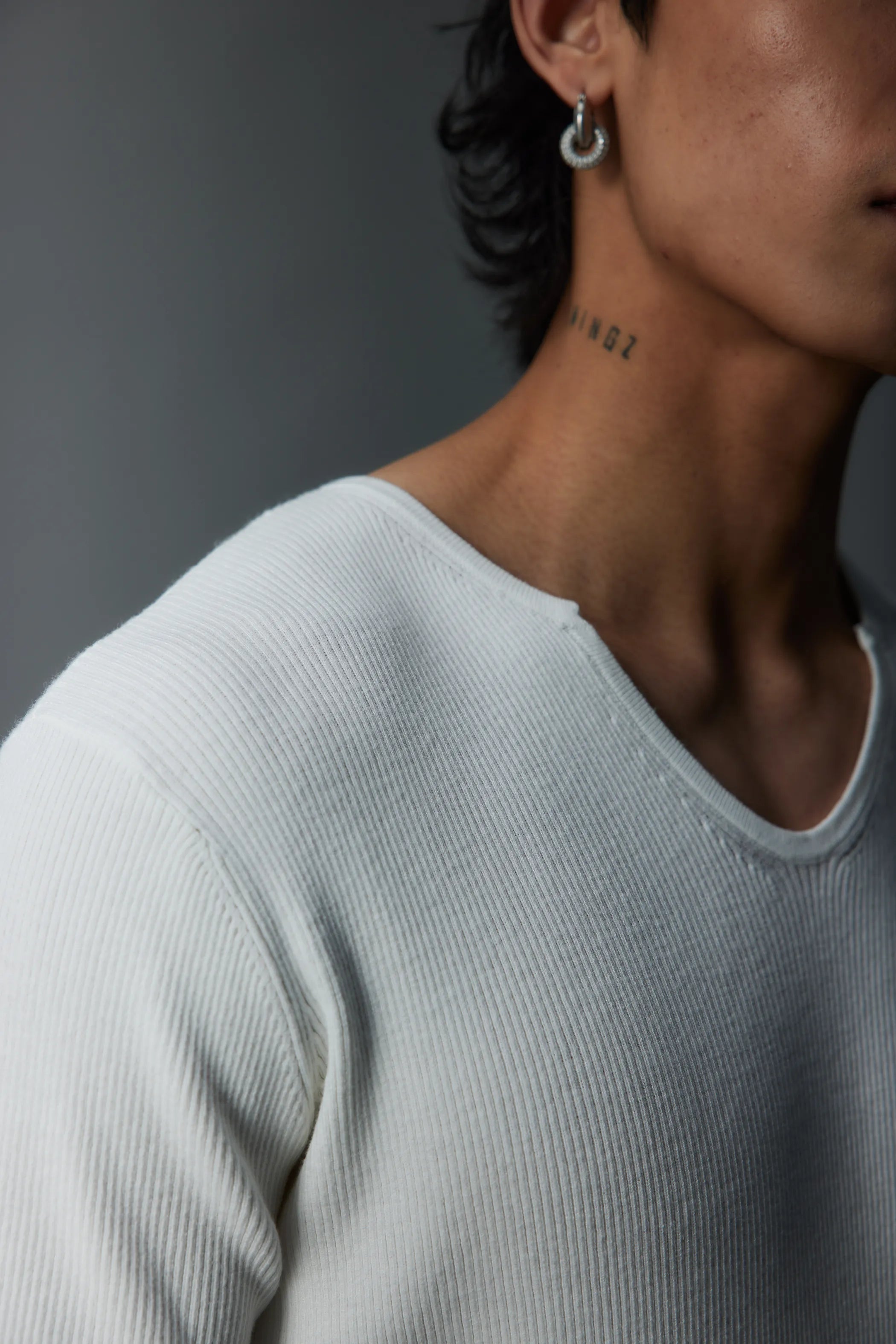 Model shot of Cloud-Knit V-Neck Relaxed Tee 3