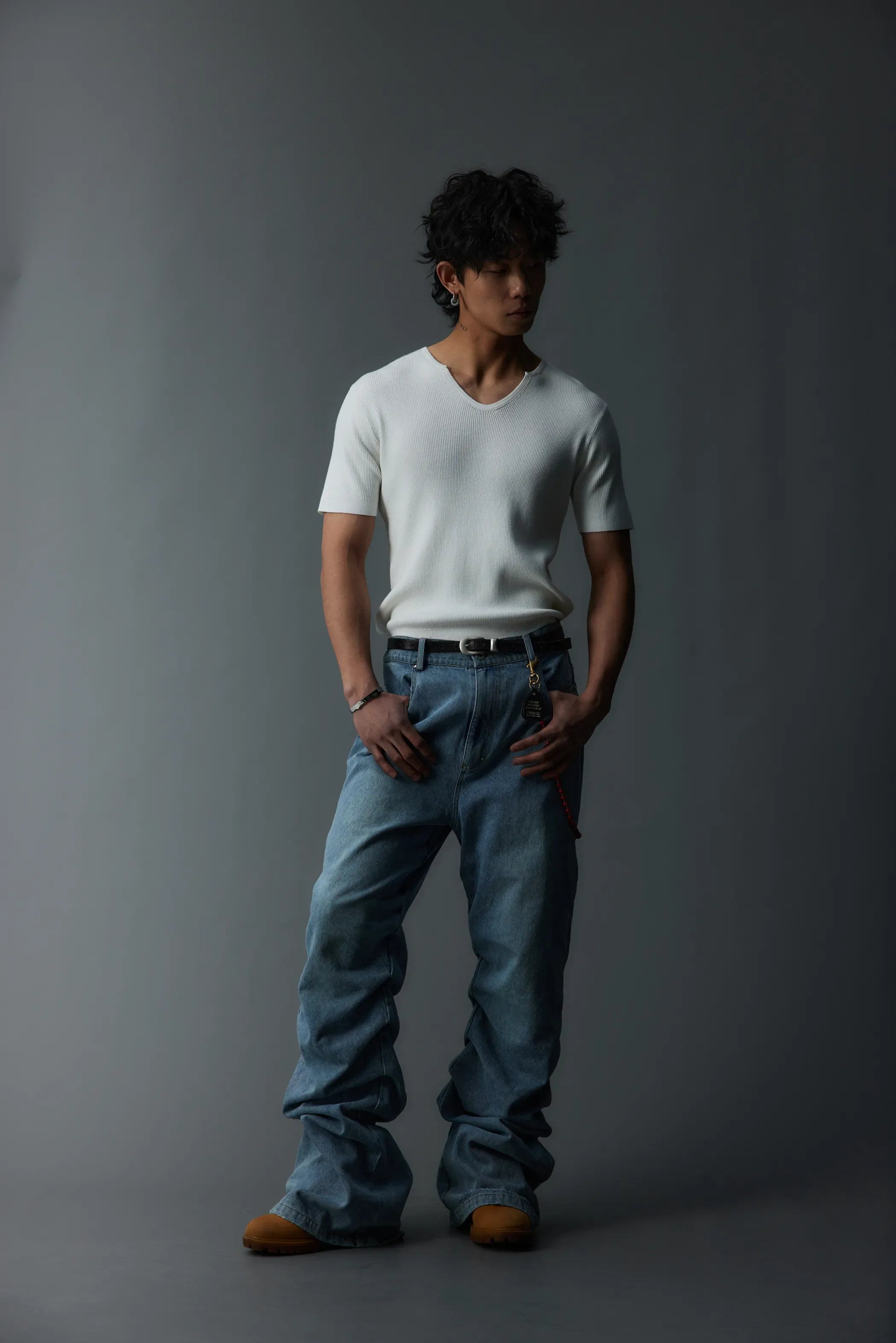 Model shot of Cloud-Knit V-Neck Relaxed Tee 6