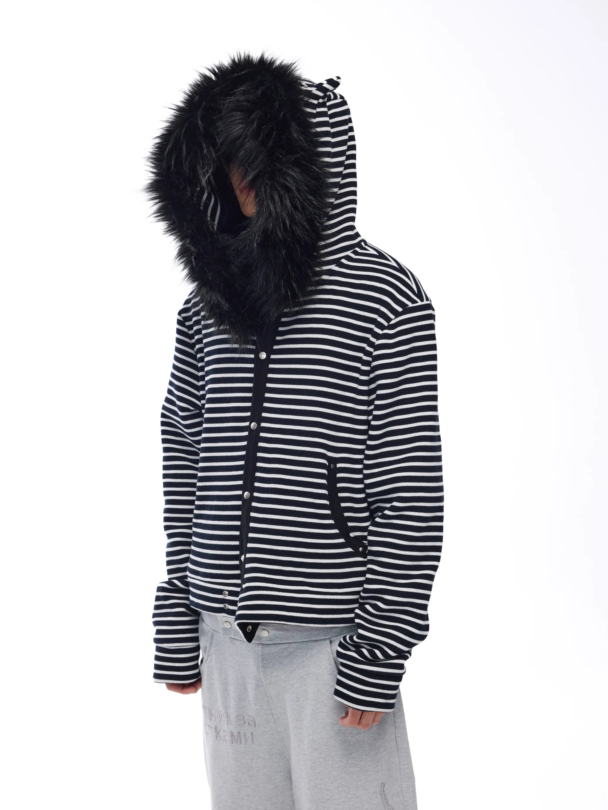 Hooded sweatshirt jacket