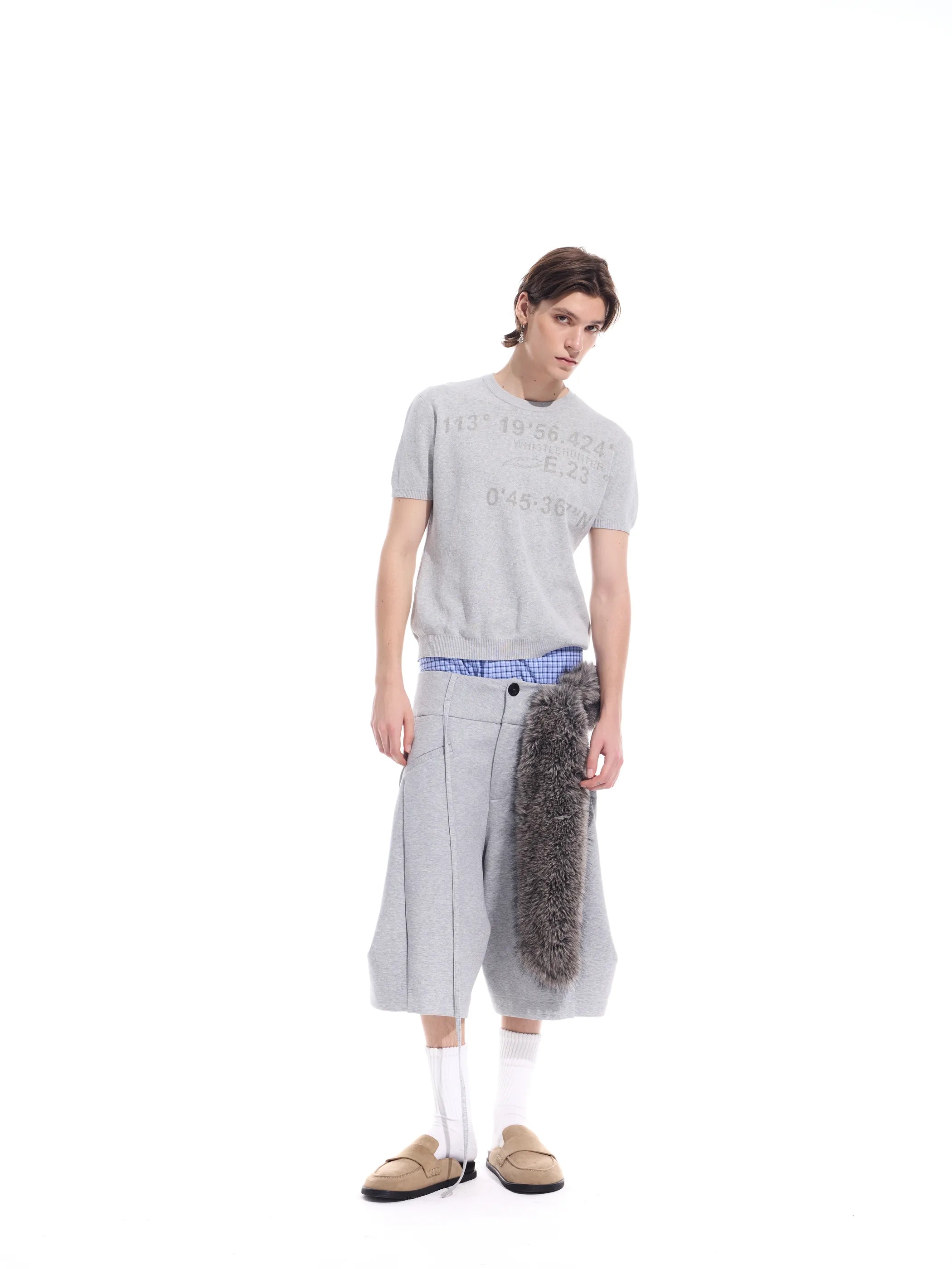 Distressed geometric knit short T-shirt