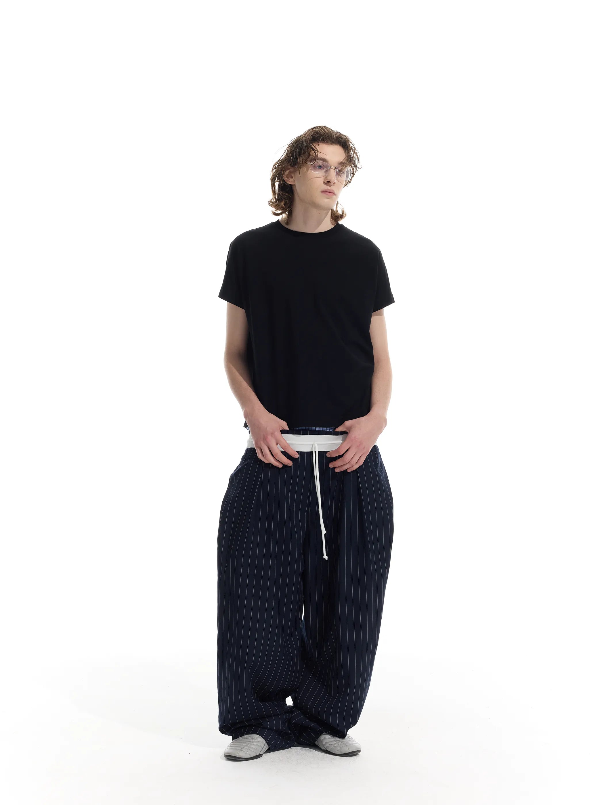Model shot of Essential Commute Short-Sleeve Tee 7