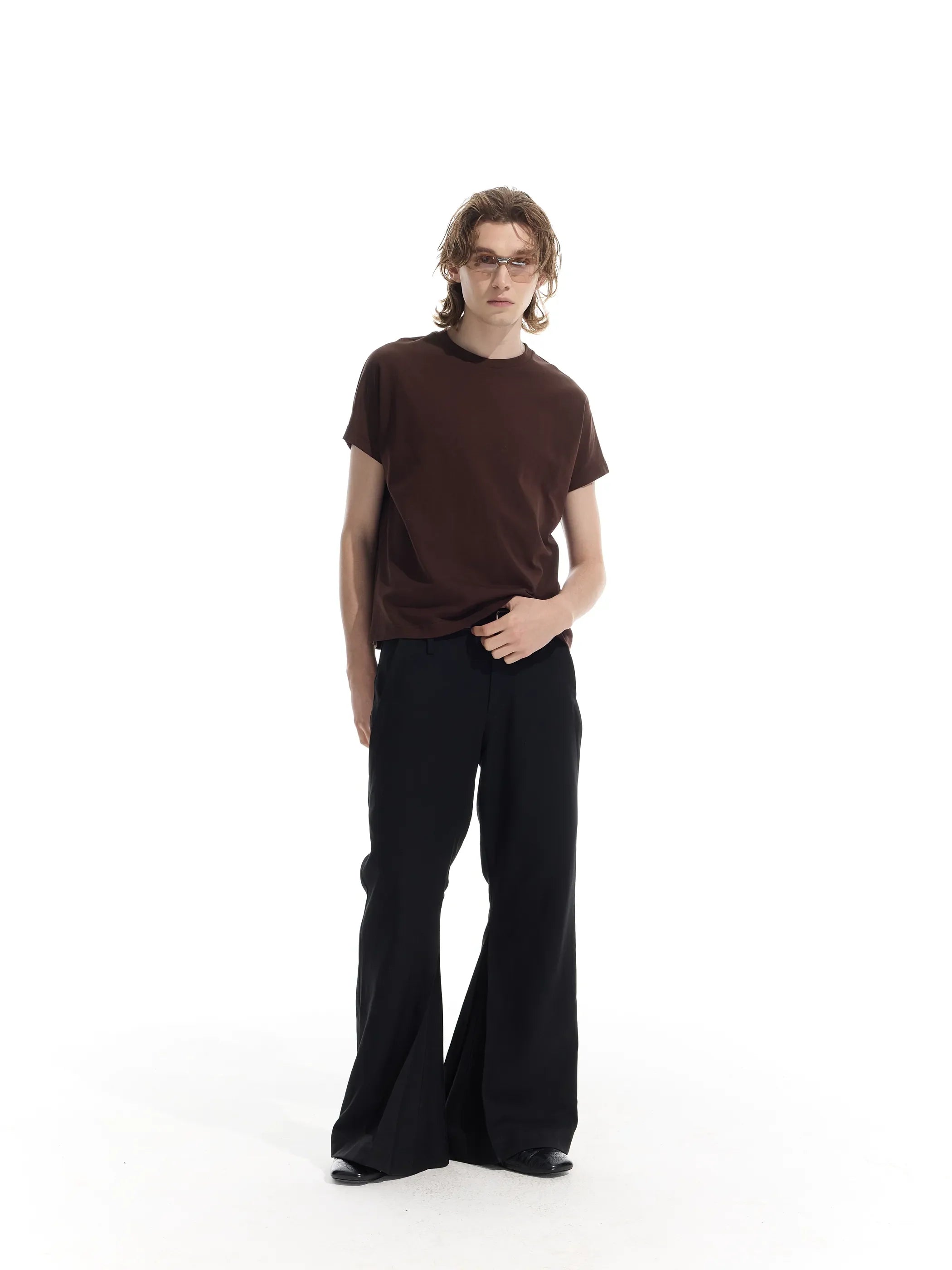Model shot of Essential Commute Short-Sleeve Tee 7
