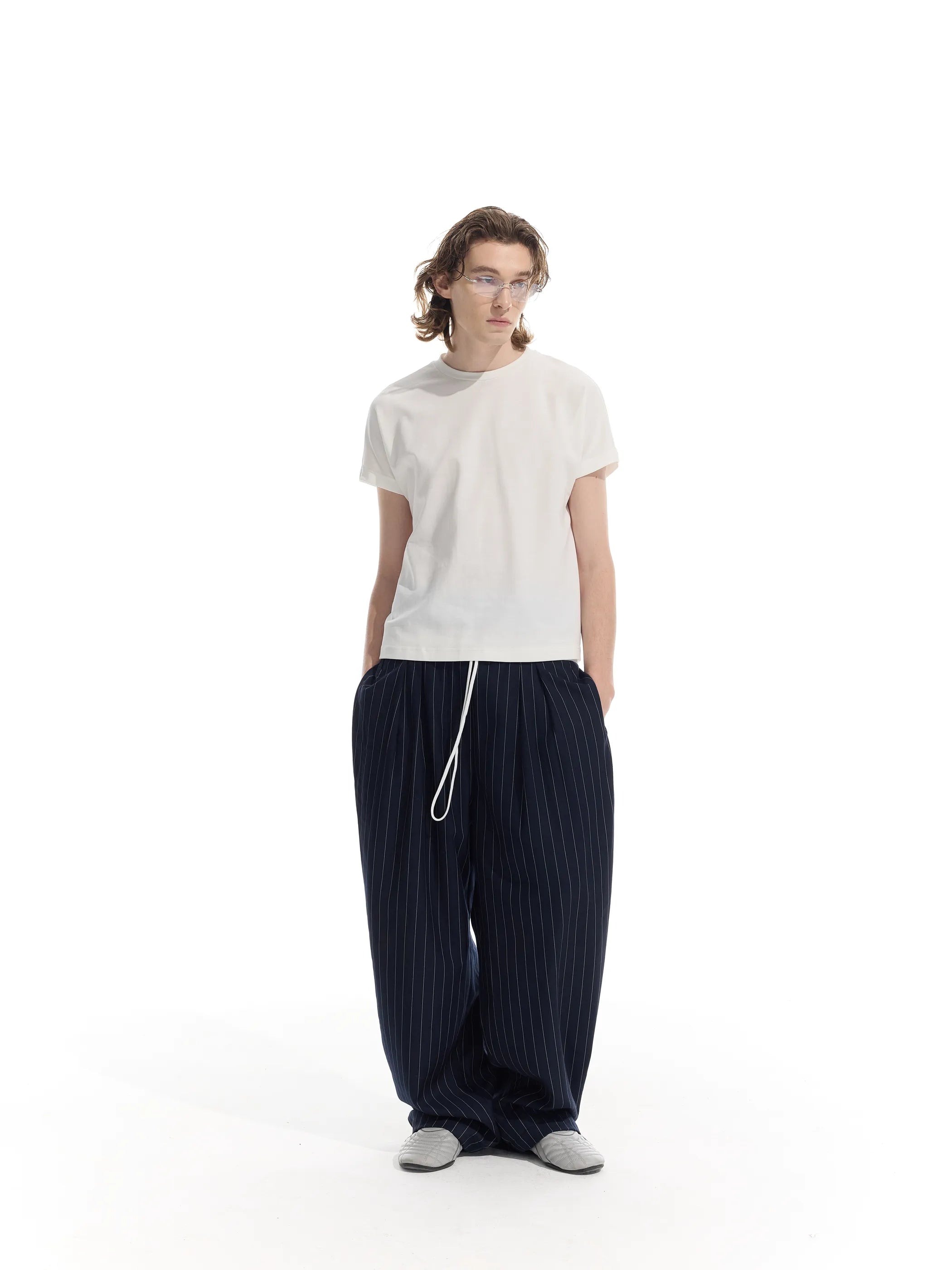 Model shot of Essential Commute Short-Sleeve Tee 9