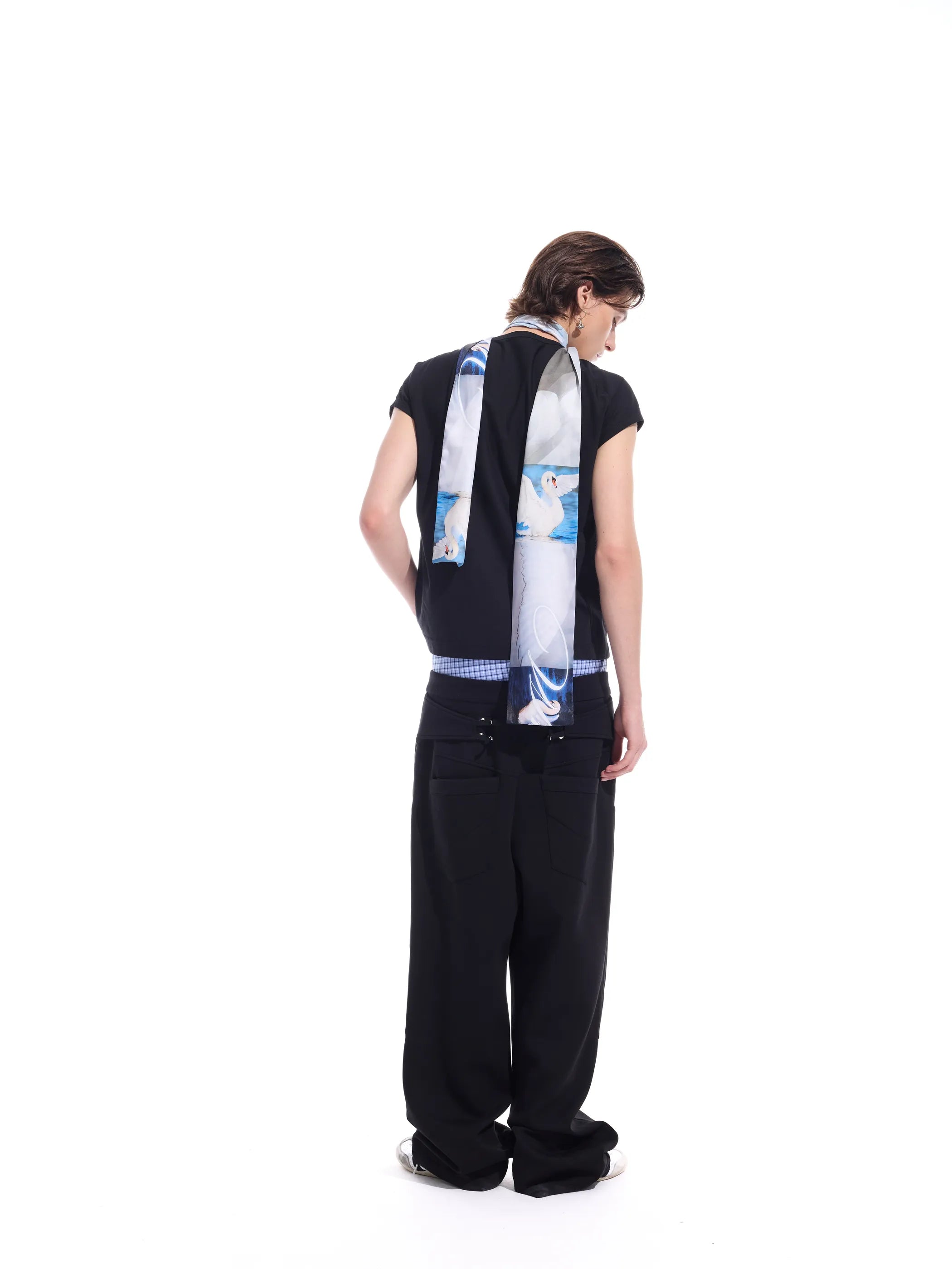 Minimalist construction crop tee