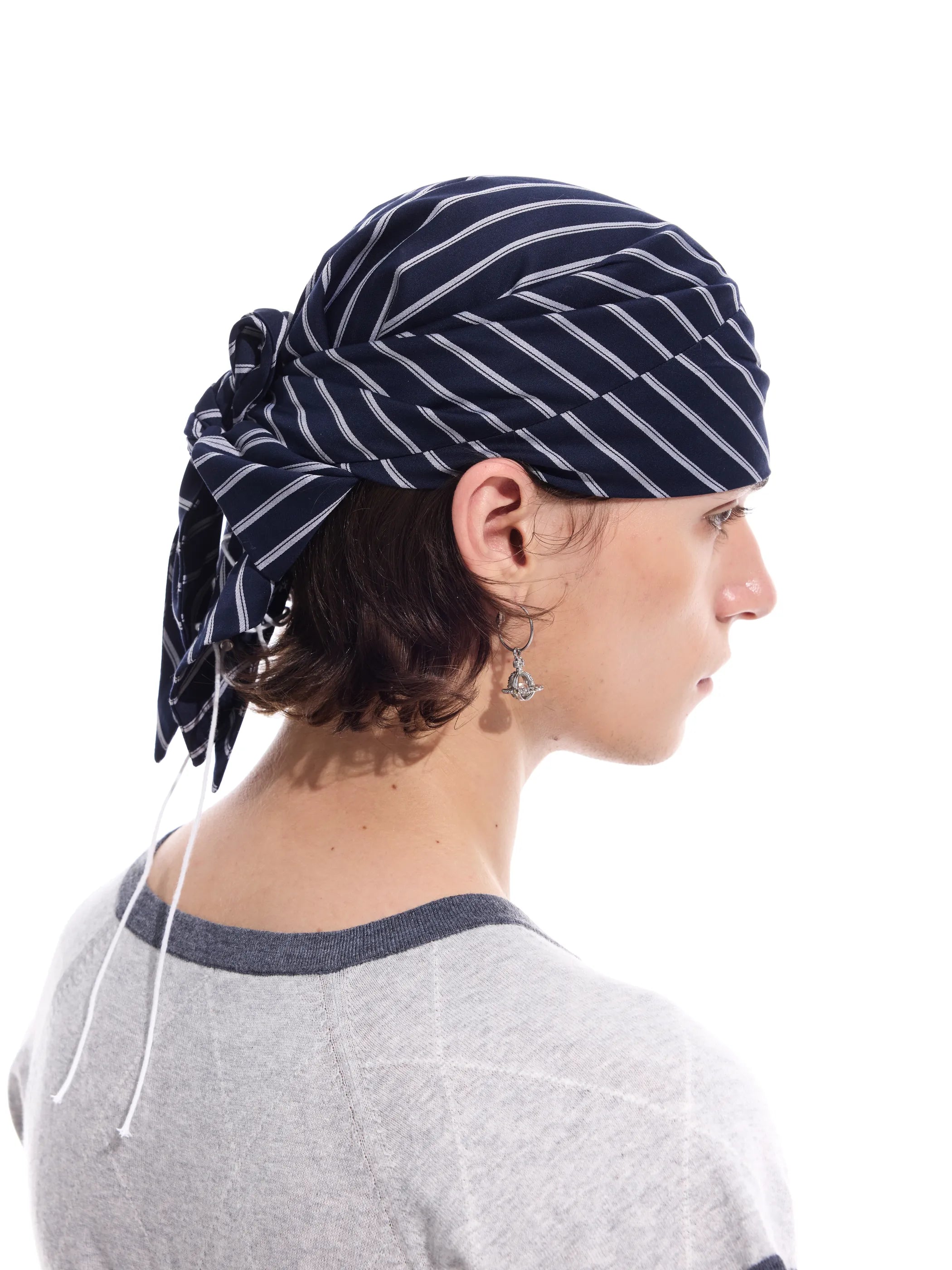 Striped detachable-chain bandana