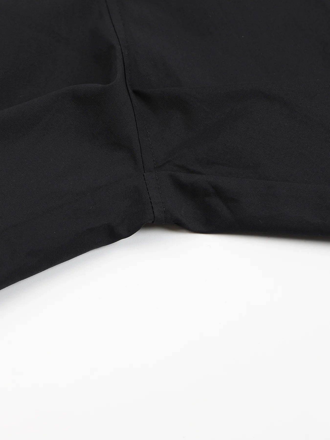 Court-style wind-resistant short pants