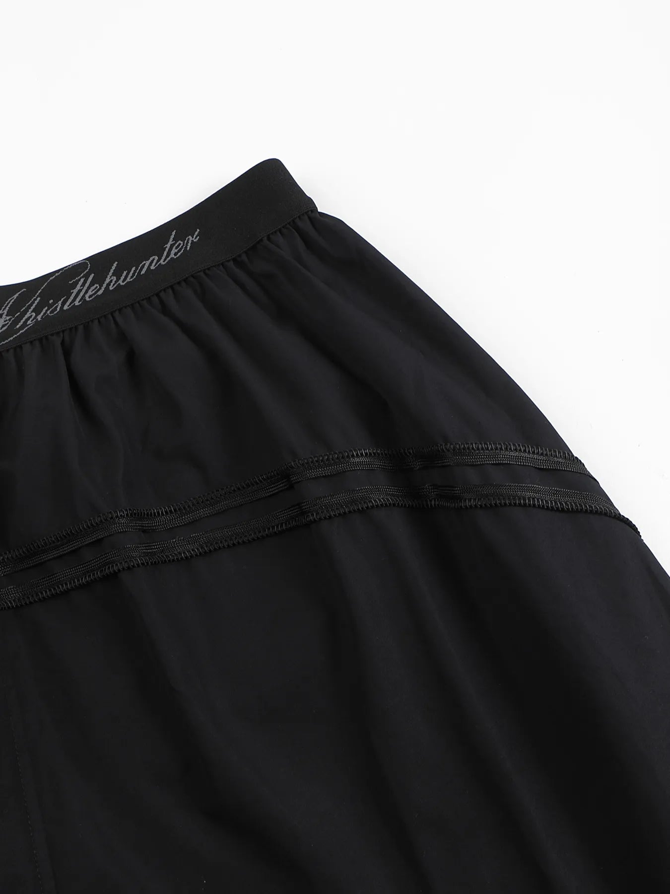 Court-style wind-resistant short pants