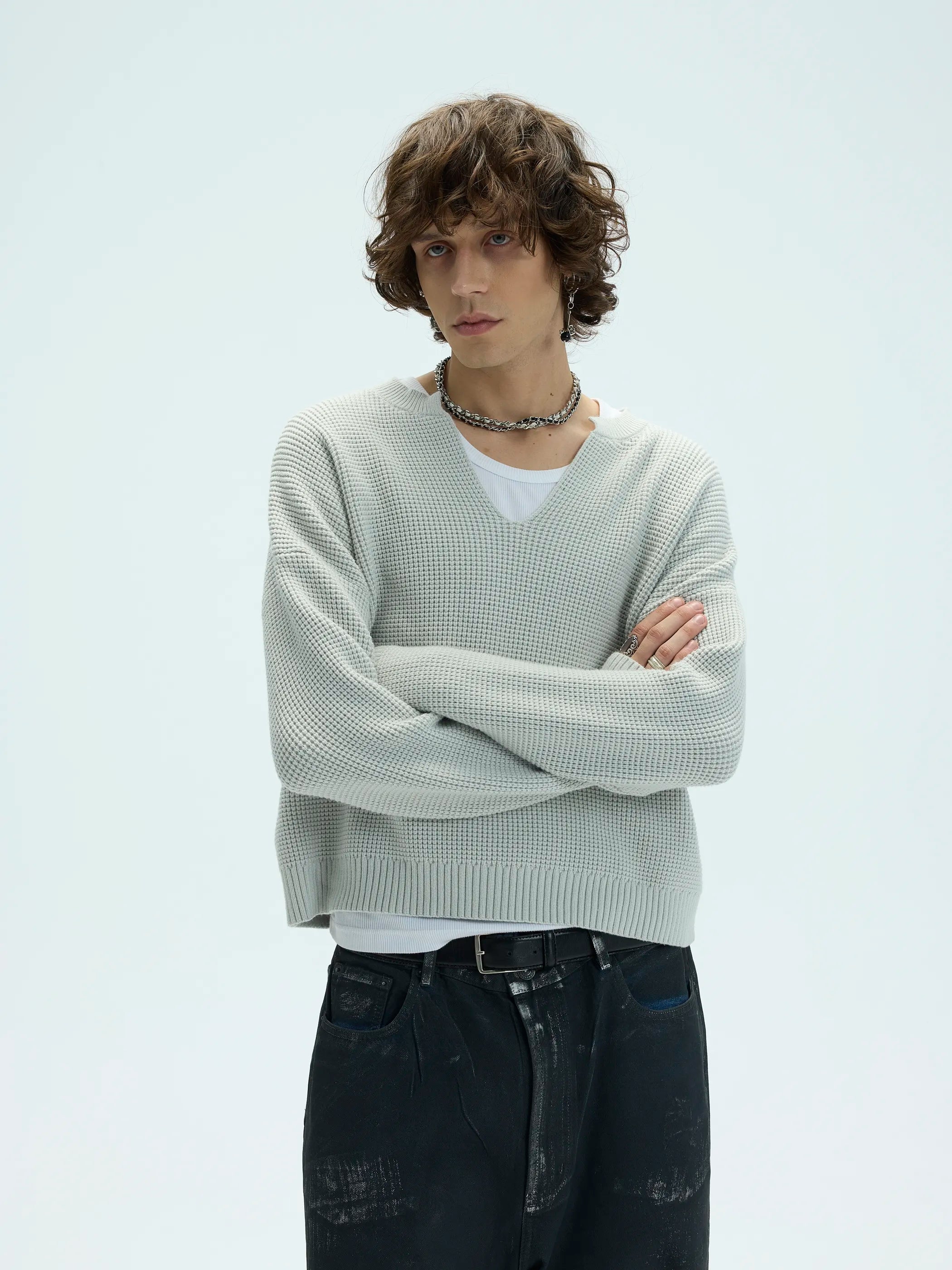 Model shot of 3D Waffle Texture Lace-Label Sweater 3