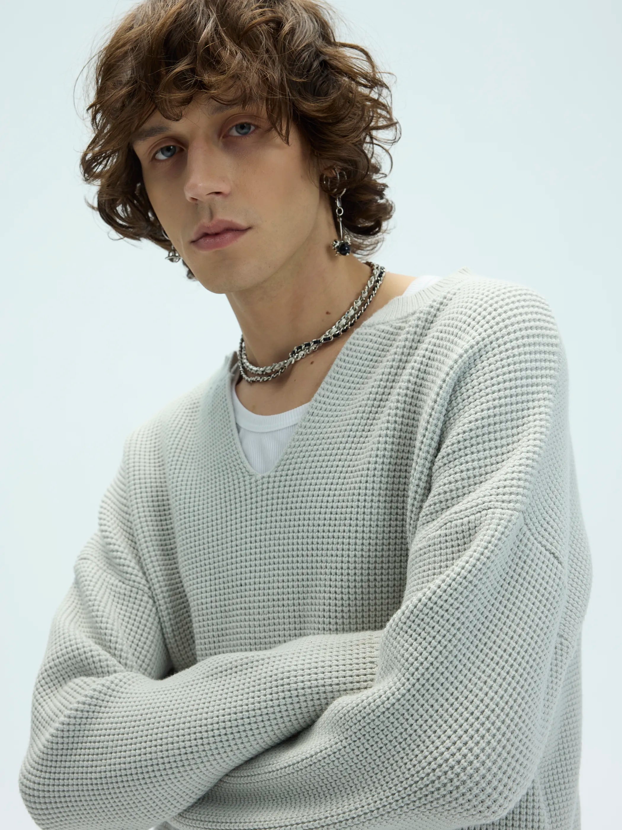 Model shot of 3D Waffle Texture Lace-Label Sweater 4