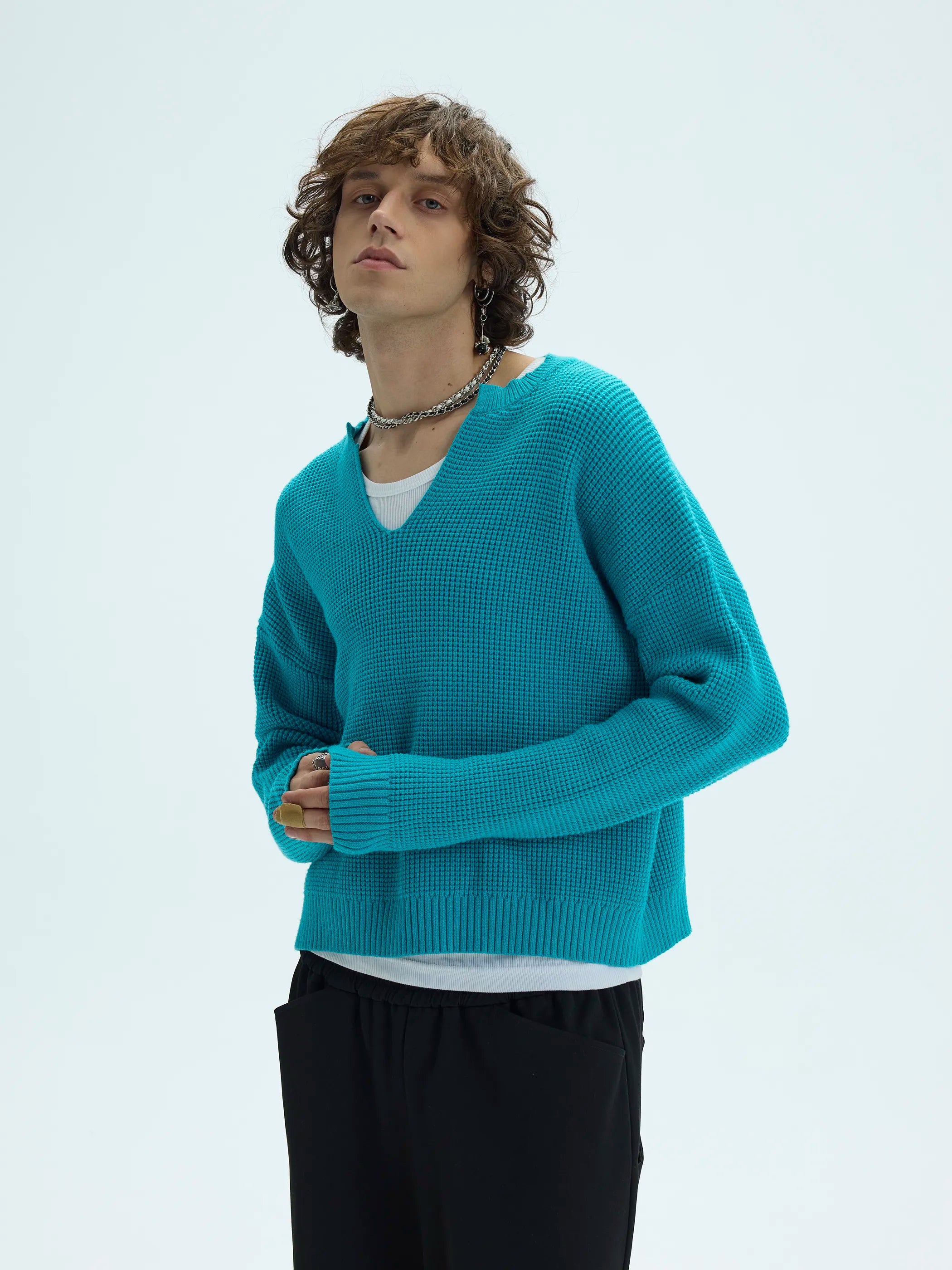 Model shot of 3D Waffle Texture Lace-Label Sweater 4