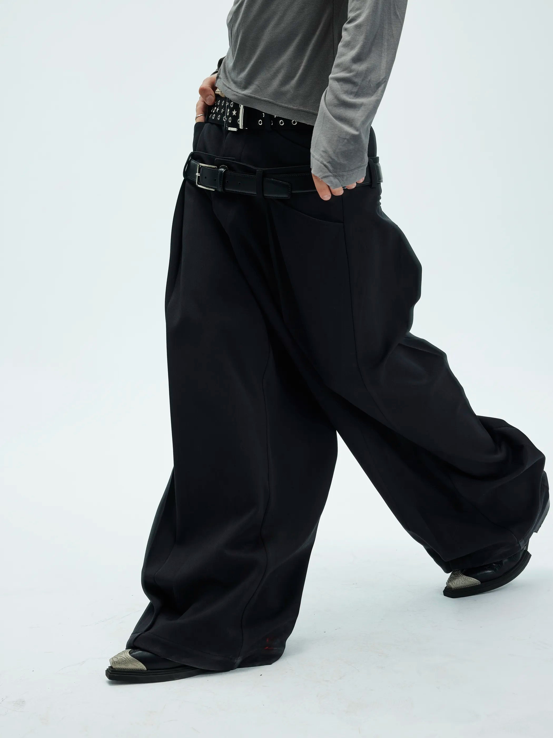 Model shot of Dual-Waist Baggy Drape Suit Trousers 7