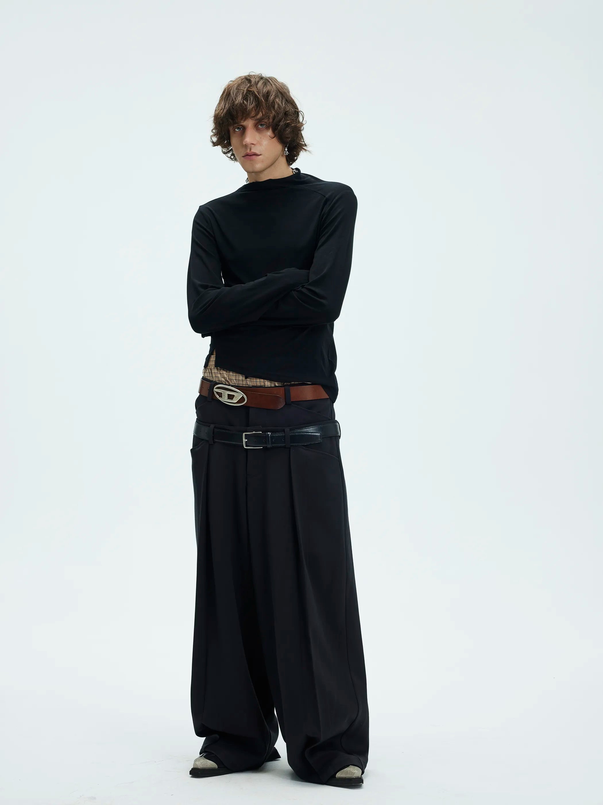 Model shot of Dual-Waist Baggy Drape Suit Trousers 8