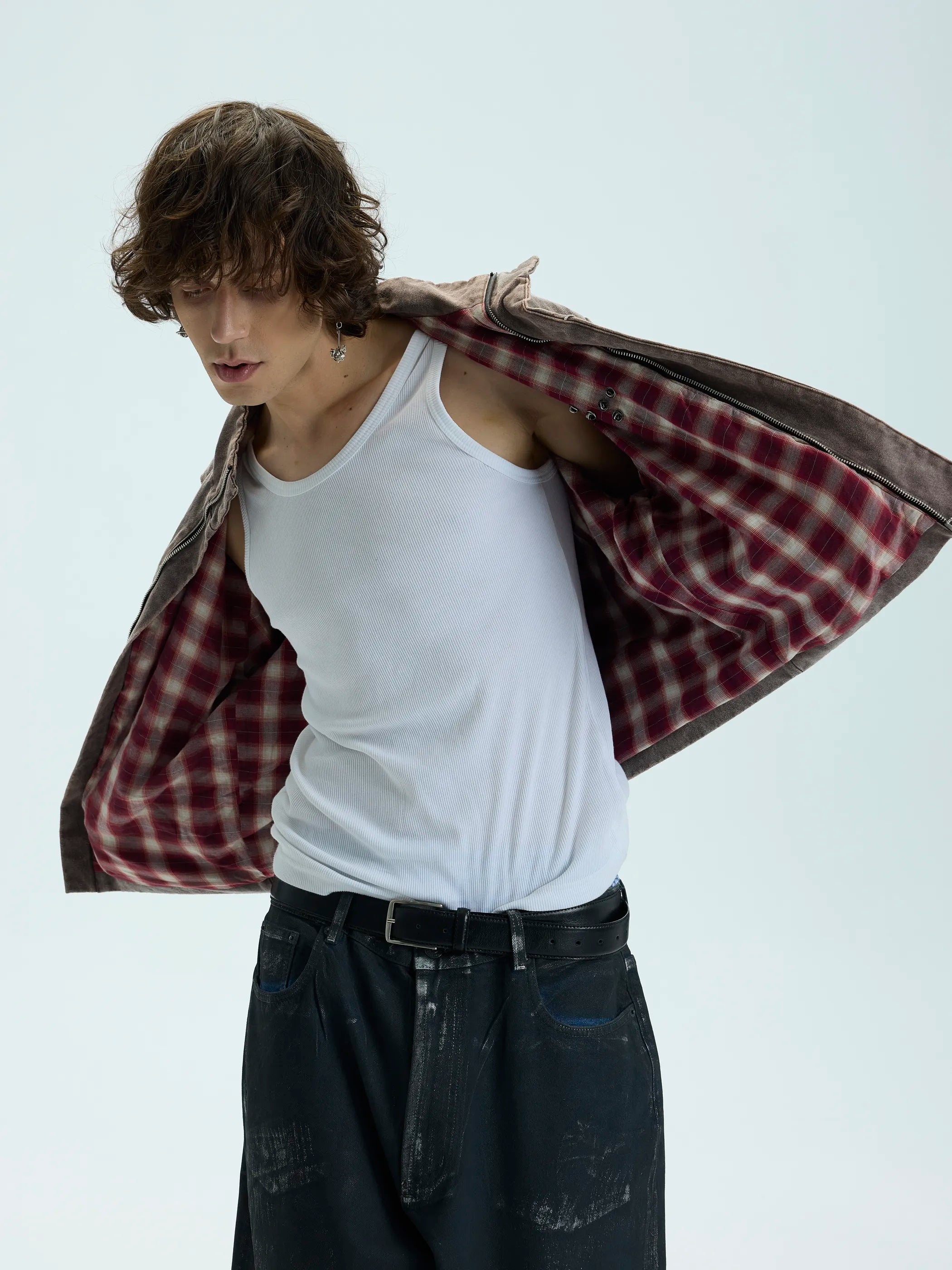 Model shot of Interchangeable Pin-Decorated Blazer 5