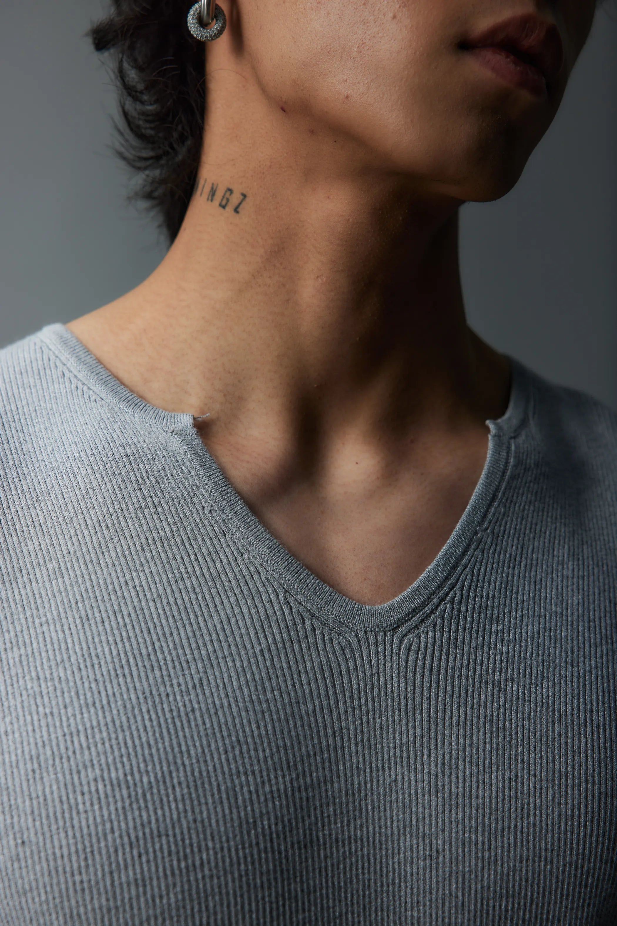 Model shot of Cloud-Knit V-Neck Relaxed Tee 4