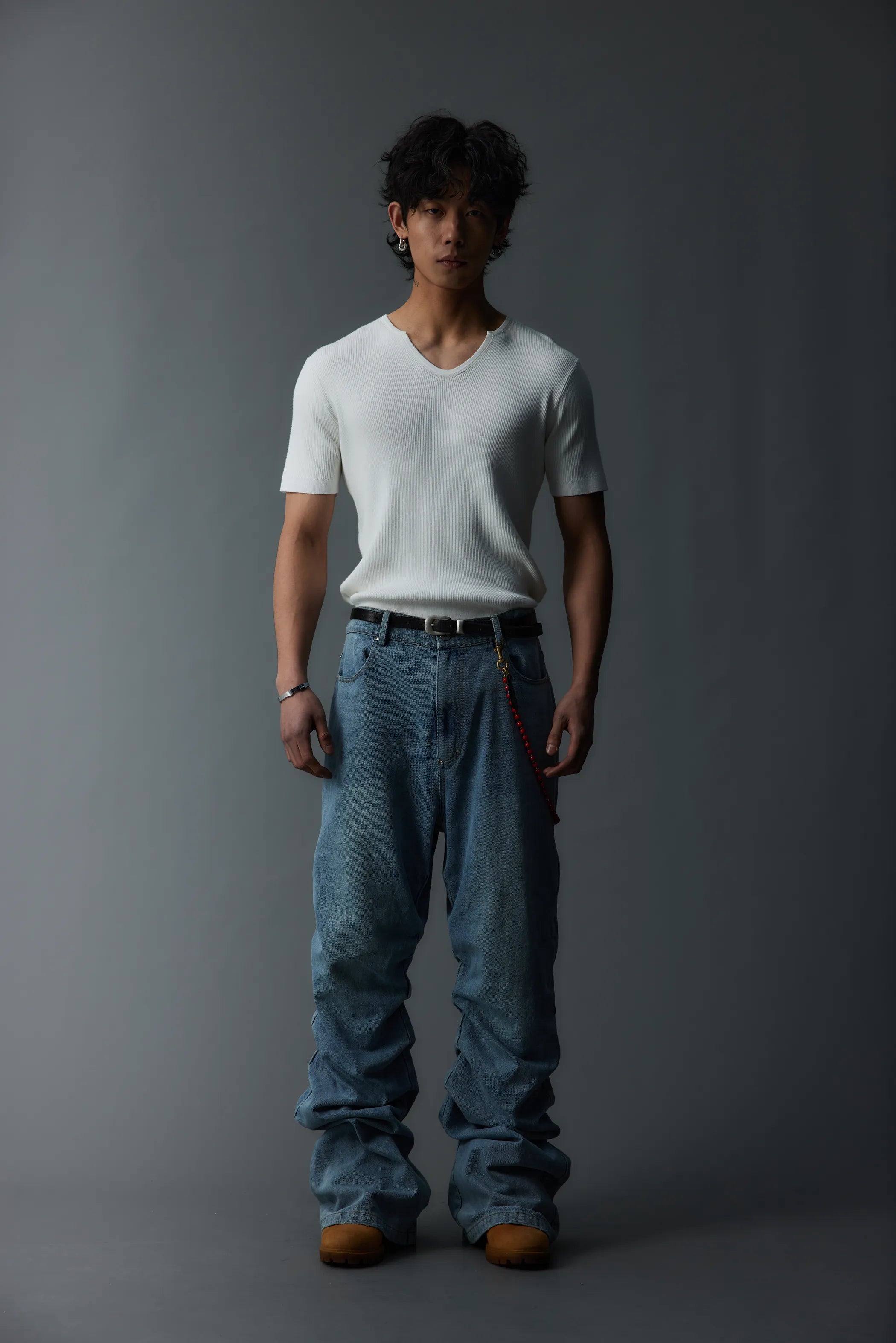 Model shot of Cloud-Knit V-Neck Relaxed Tee 2