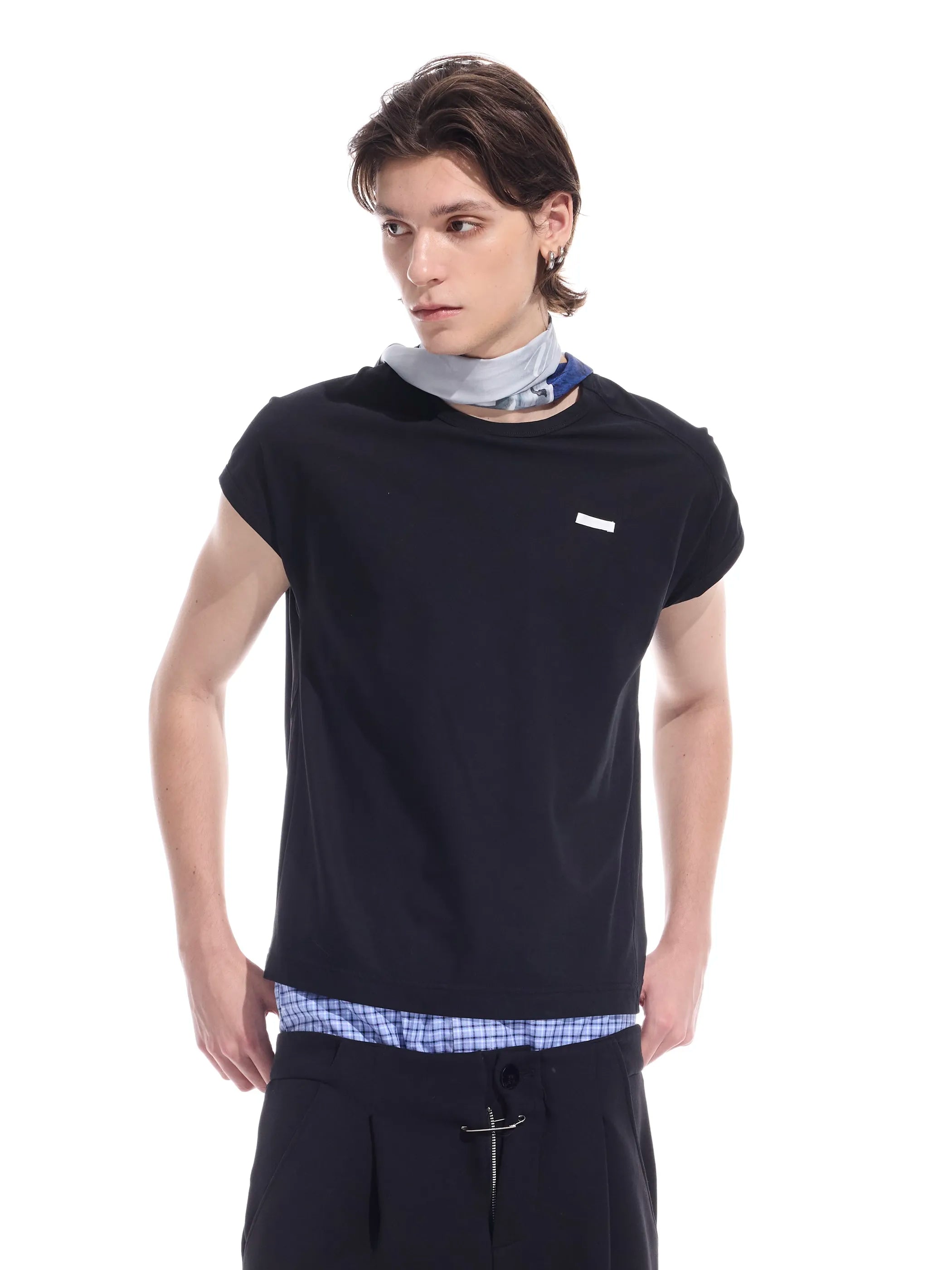 Minimalist construction crop tee