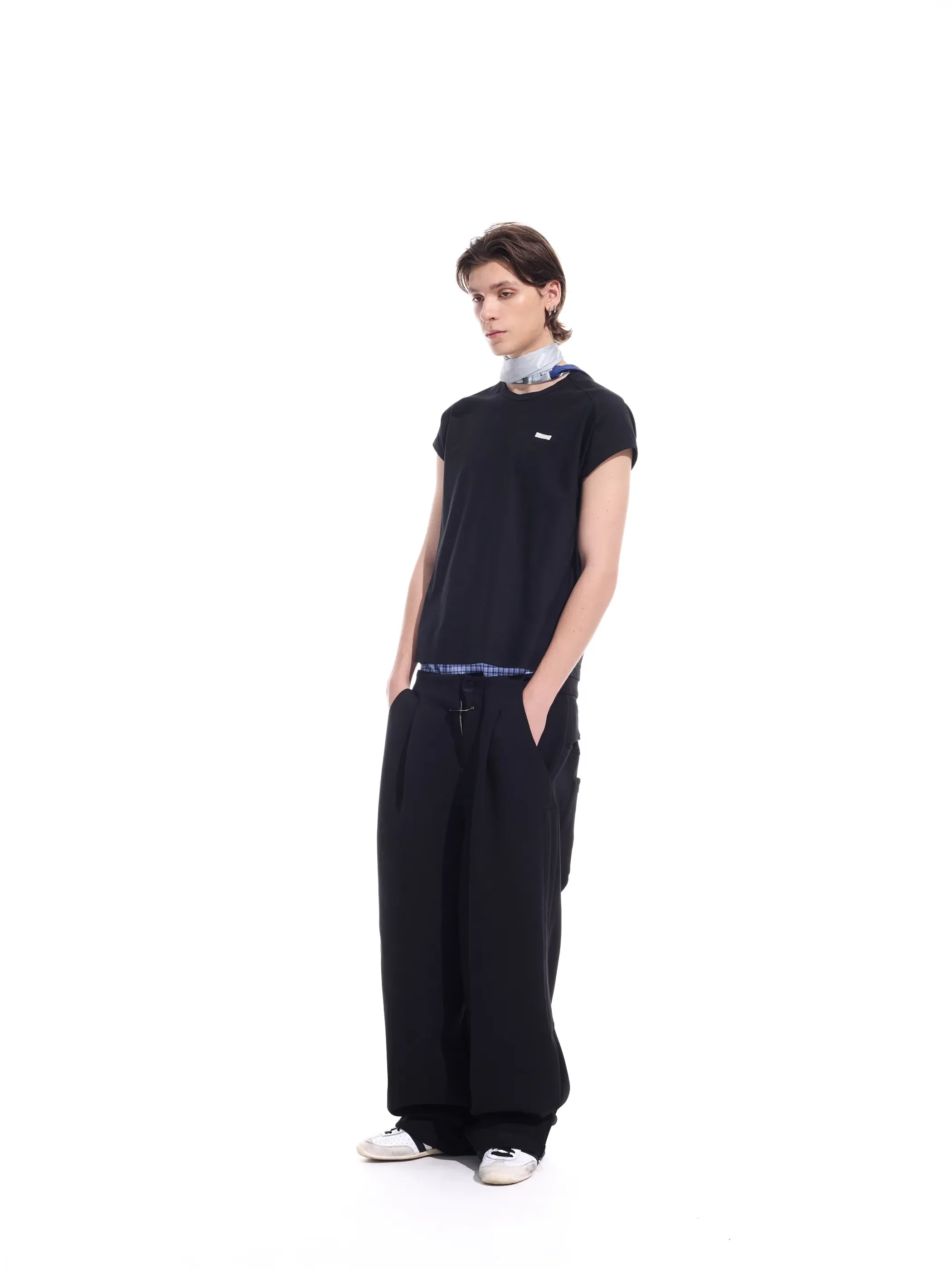 Minimalist construction crop tee