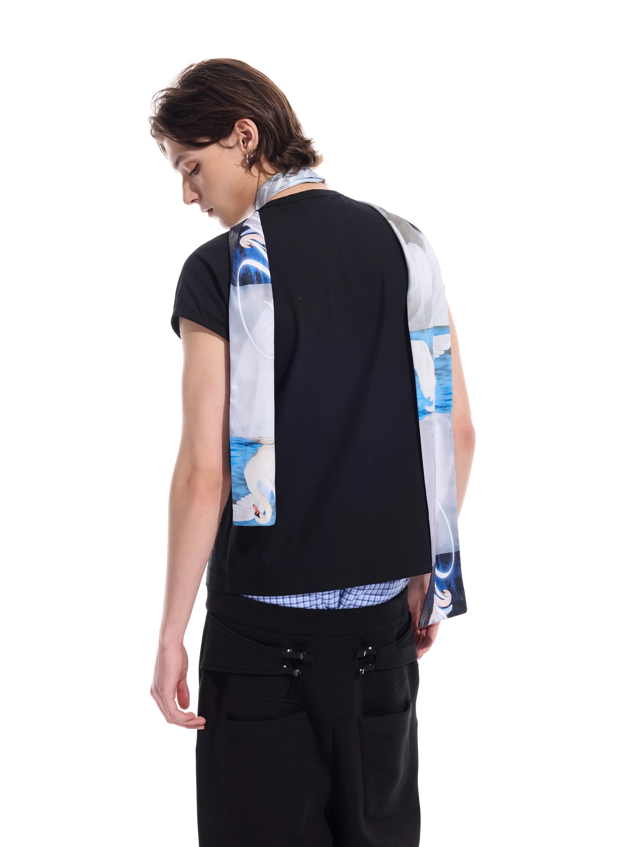 Minimalist construction crop tee