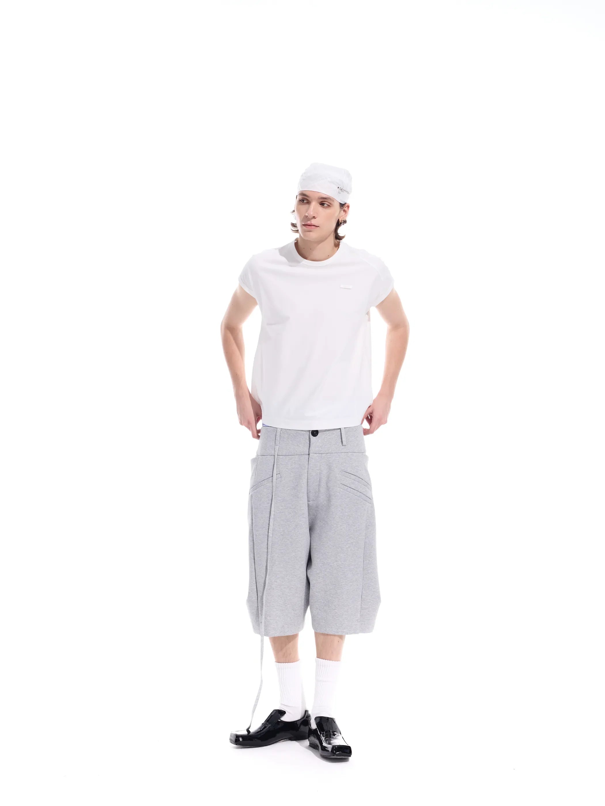 Minimalist construction crop tee