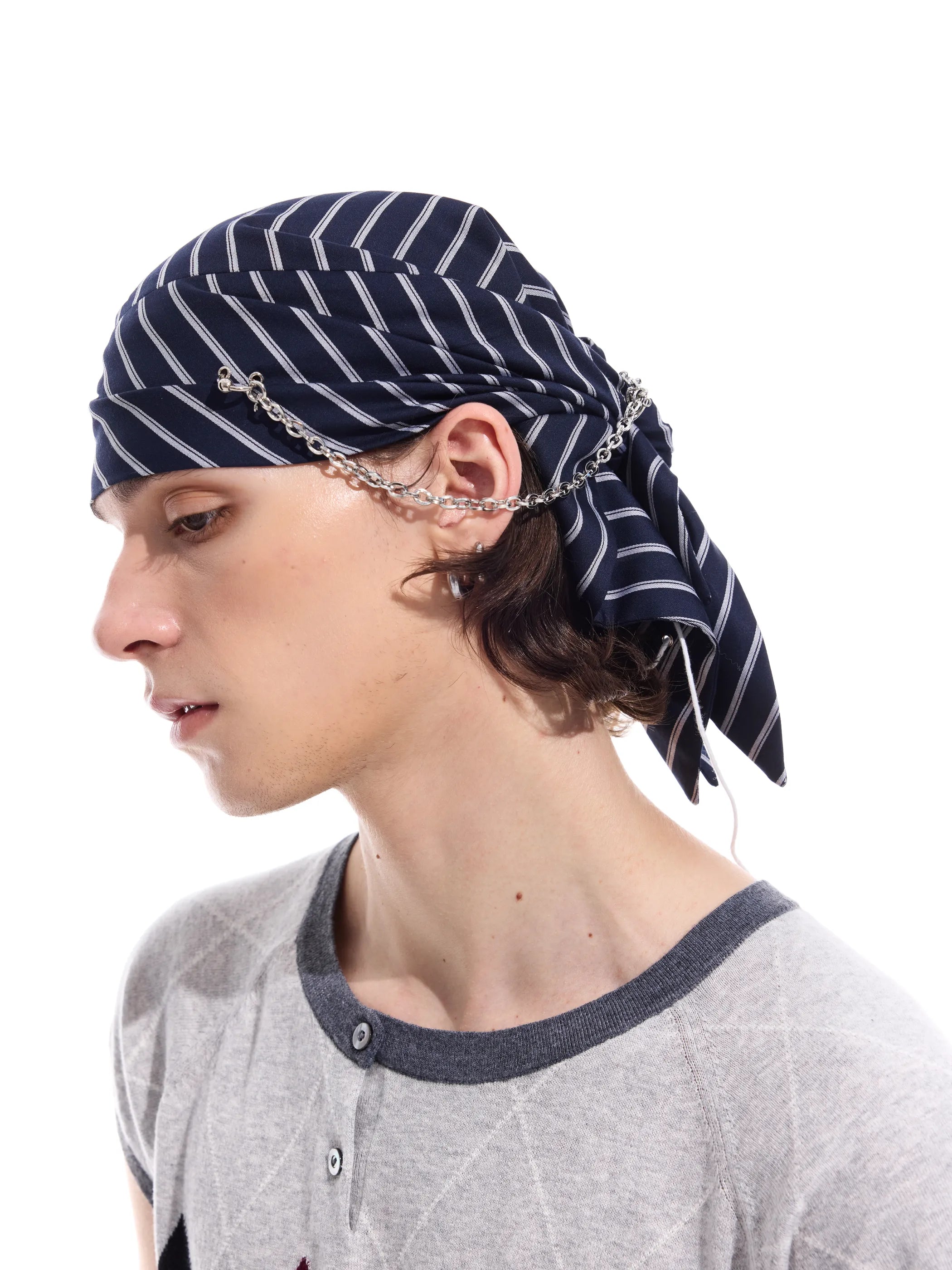 Striped detachable-chain bandana