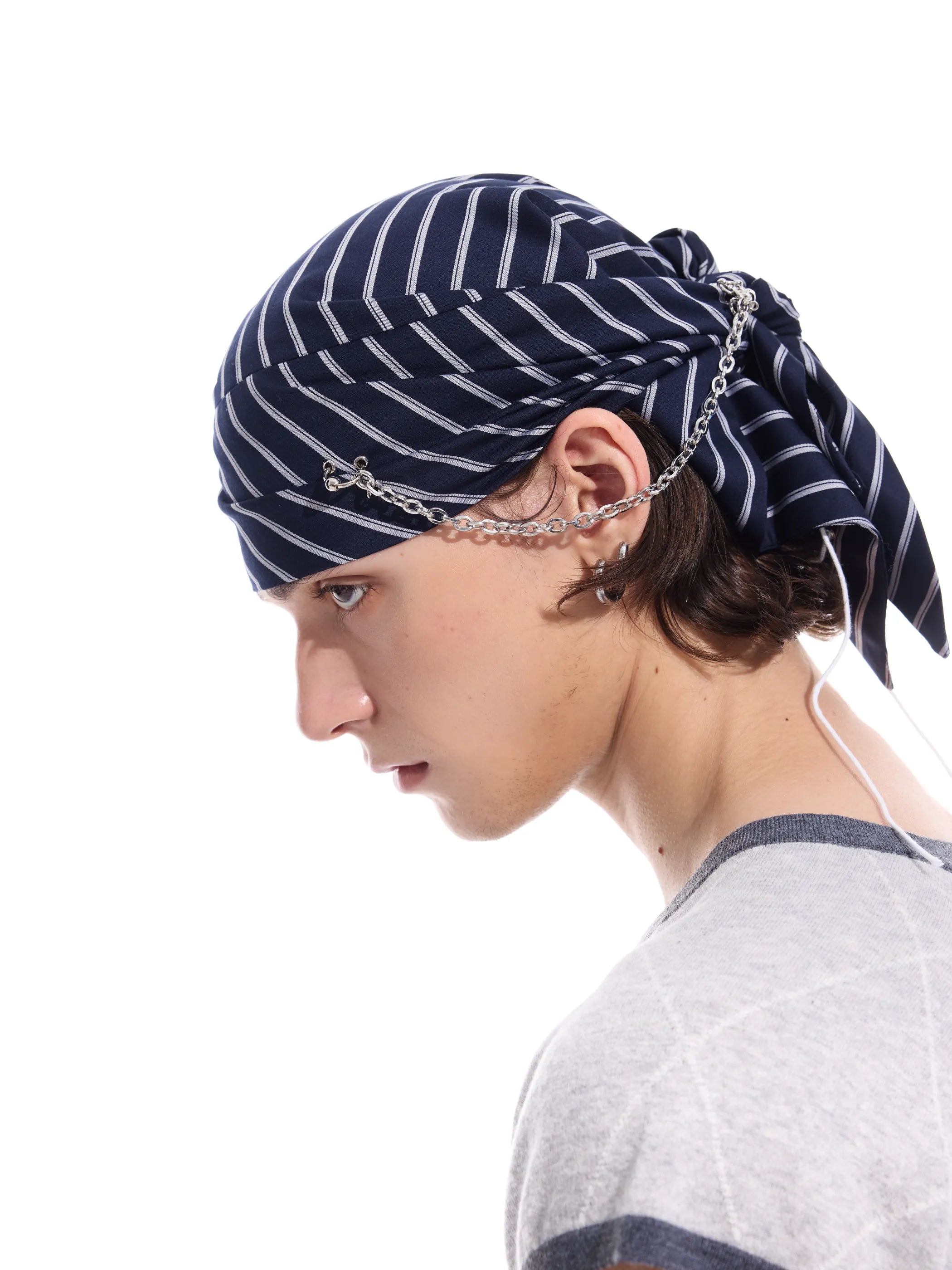 Striped detachable-chain bandana