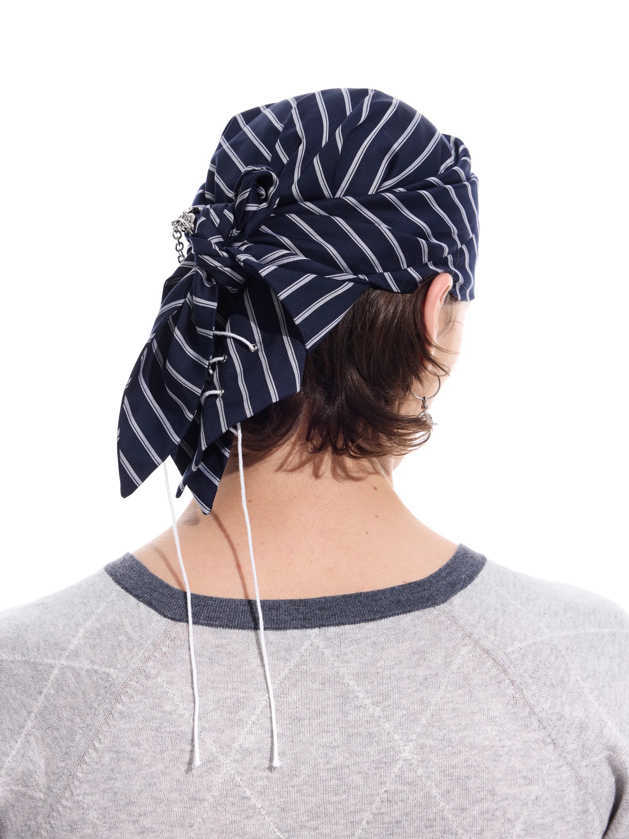 Striped detachable-chain bandana